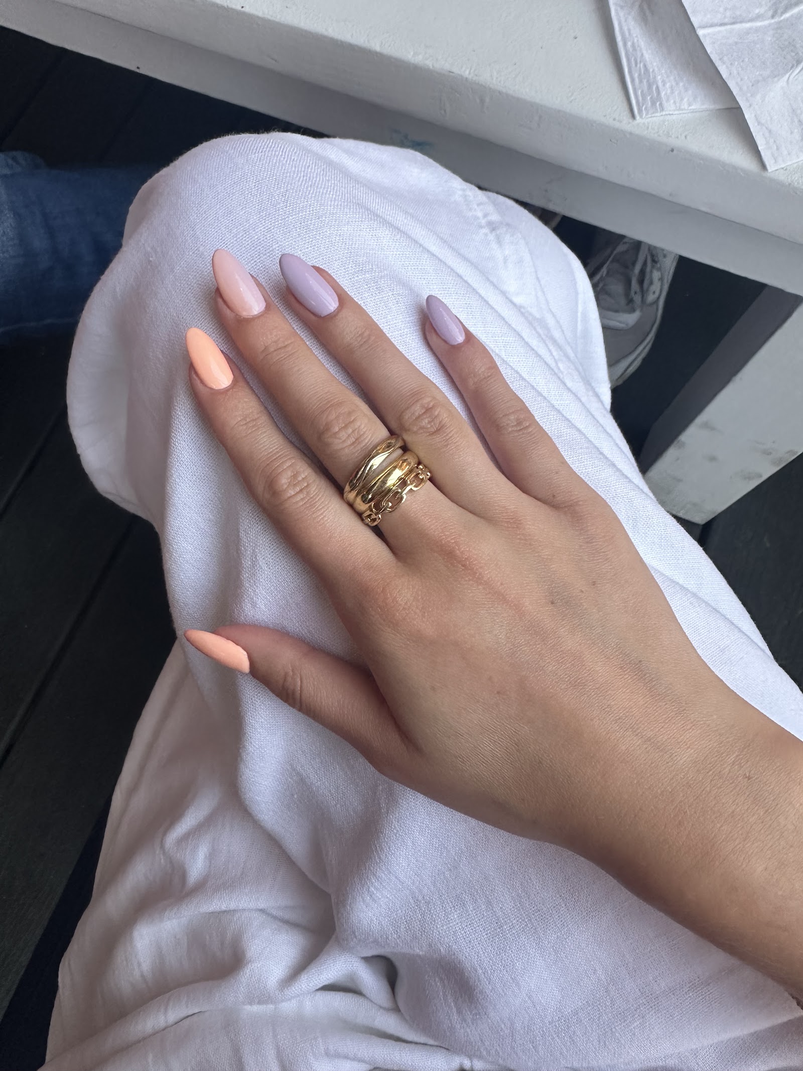 Colour Connie Nails & Spa logo